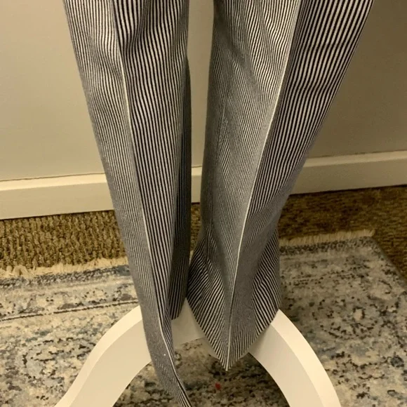 Gap blue and white stripe pants/slacks. Excellent condition. Size 4 - Picture 4 of 12